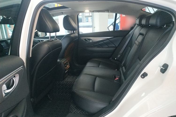 Used Infiniti Q50L 2018 2.0T Enjoyment Version China VI Standard
