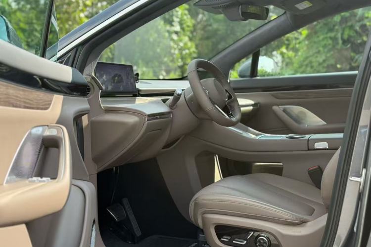 Used Hima Luxeed R7 2025 Range-Extended Version 251 km Max
