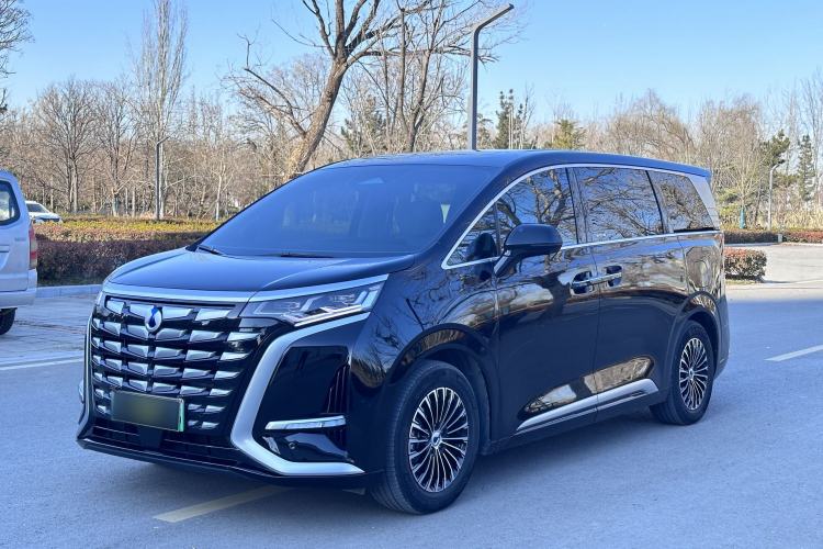 Used Denza D9 2022 DM-i 1040 Prestige Model
