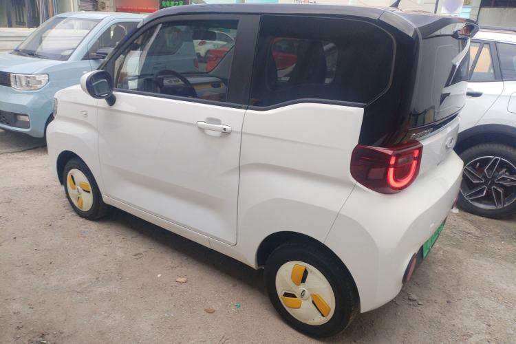 Used Chery QQ Ice Cream 2022 120km Milkshake Phosphate Lithium-Iron