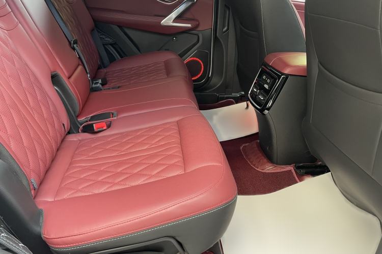 Used JETOUR X70 PLUS 2023 1.5T DCT Brave PLUS 5-Seater
