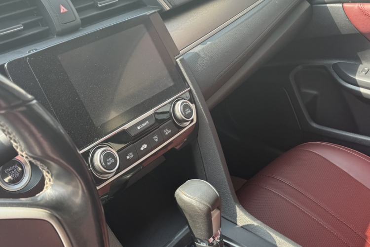 Used Honda Civic 2016 220TURBO CVT Luxury Edition
