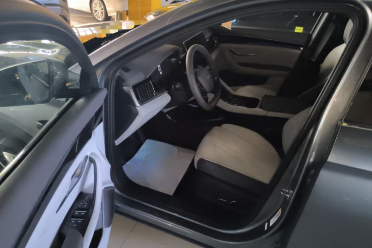 Used BYD Song PLUS New Energy 2025 EV Intelligent Driving Version 520km Premium Model
