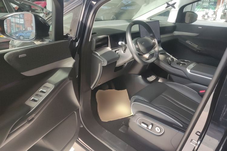 Used XPeng X9 2024 702 Ultra-Long Range Max