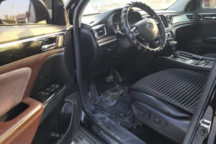 Used GAC Trumpchi GS8 2017 320T Two-Wheel Drive Luxury Smart Connectivity Version (7 Seats)