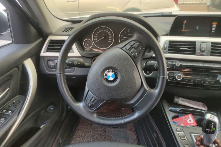 Used BMW 3 Series 2016 320i Fashion Model

