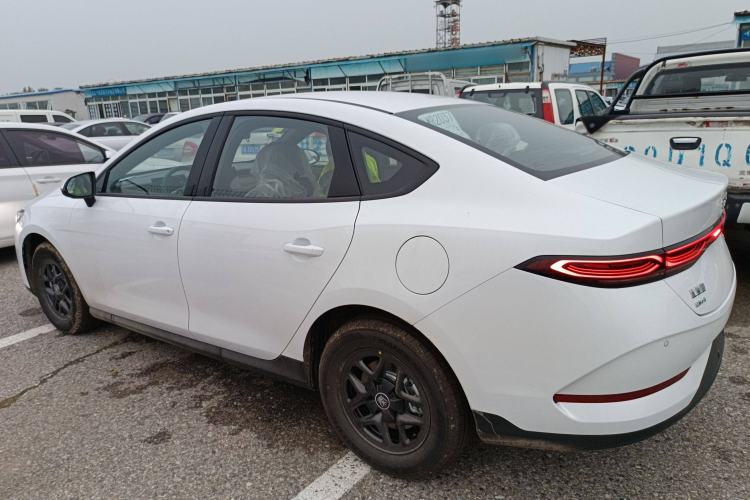 Used BYD Qin PLUS 2025 DM-i Smart Drive 55KM Leading Model
