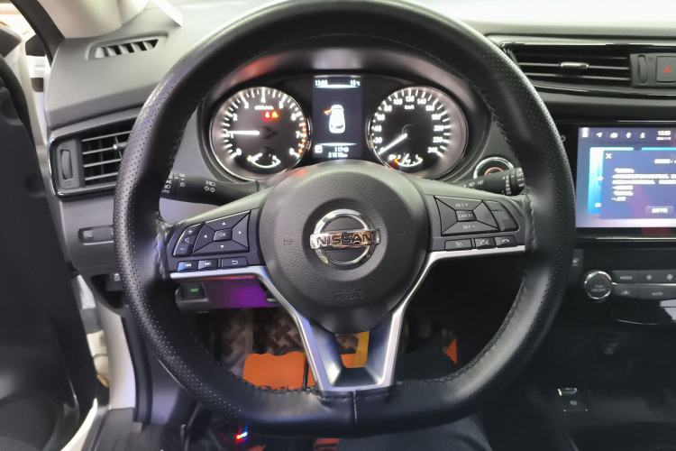 Used Nissan X-Trail 2022 Revised Version 2.0L Two-Wheel Drive Smart Connect Premium Edition
