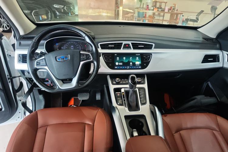 Used Geely Auto Emgrand X7 Sport 2018 1.8TD Automatic Two-Wheel Drive ZhiZun Model with 4G Connectivity
