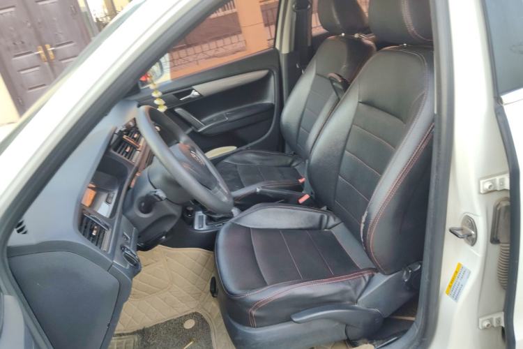 Used Volkswagen Gran Lavida 2013 1.6L Automatic Fashion Model