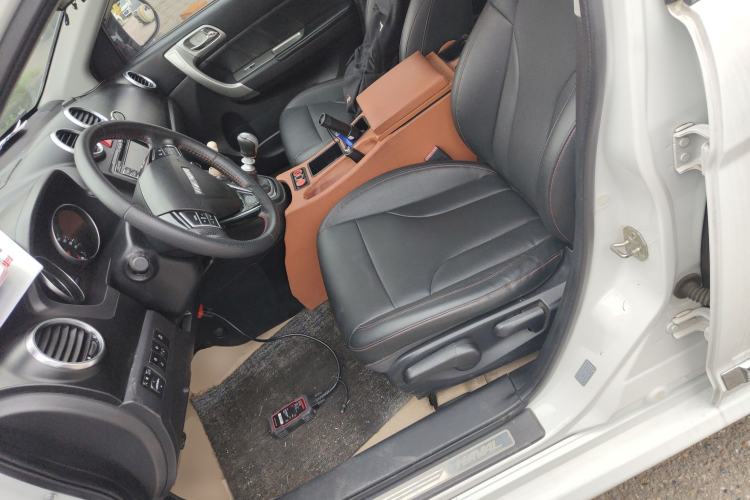 Used Haval H6 2016 Upgraded Model 1.5T Manual Two-Wheel Drive Elite Version
