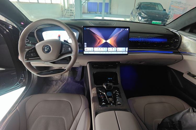 Used BYD Han 2024 EV Glory Edition 610 km All-Wheel Drive "Tian Shen Zhi Jia" Intelligent Driving Model
