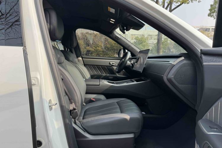 Used ONVO Luxeed L90 
