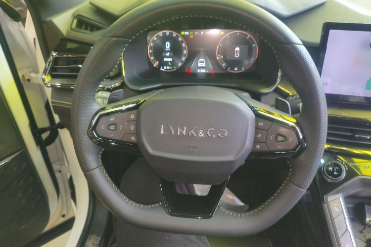 Used Lynk & Co 06 2023 Remix 1.5T Dynamic Halo
