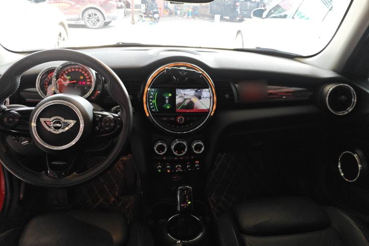 Used  MINI 2018 1.5T COOPER Classic Edition Five-Door Version
