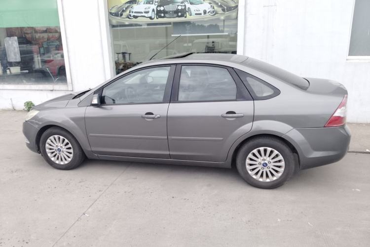 Used Ford Focus 2013 Sedan Classic 1.8L Automatic Fashion Edition
