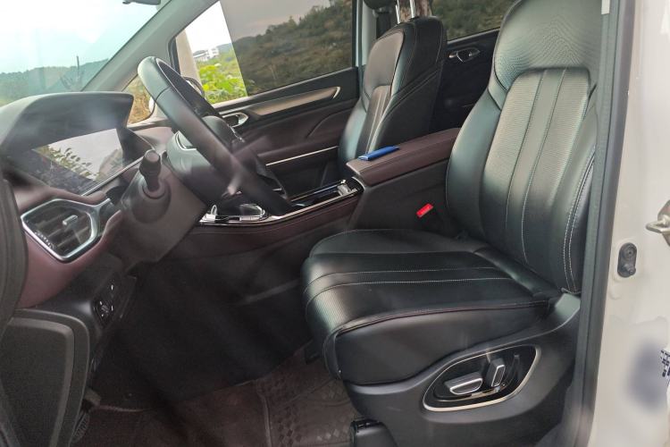 Used GAC Trumpchi M6 2023 PRO 270T DCT Luxury Edition
