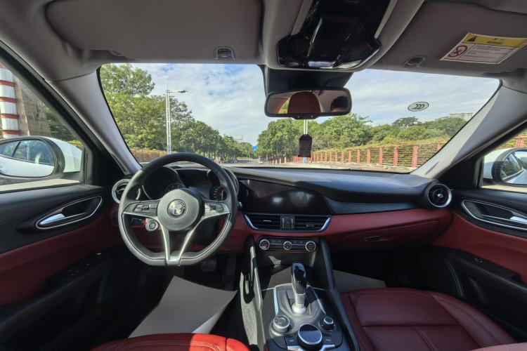 Used Alfa Romeo Giulia 2017 2.0T 200HP Elite Edition
