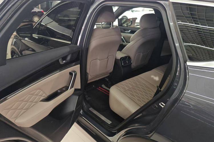 Used BYD Tang New Energy 2024 DM-i Glory Edition 112KM Prestige Model
