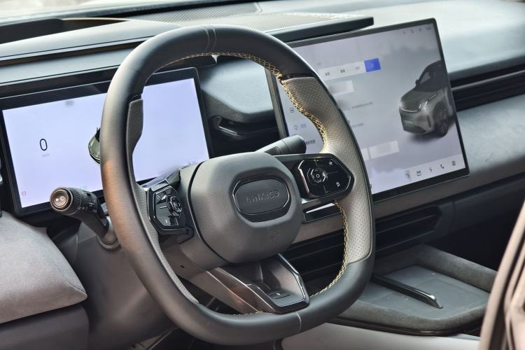 Used Lynk & Co 08 EM-P 2023 220km All-Wheel-Drive Performance Halo
