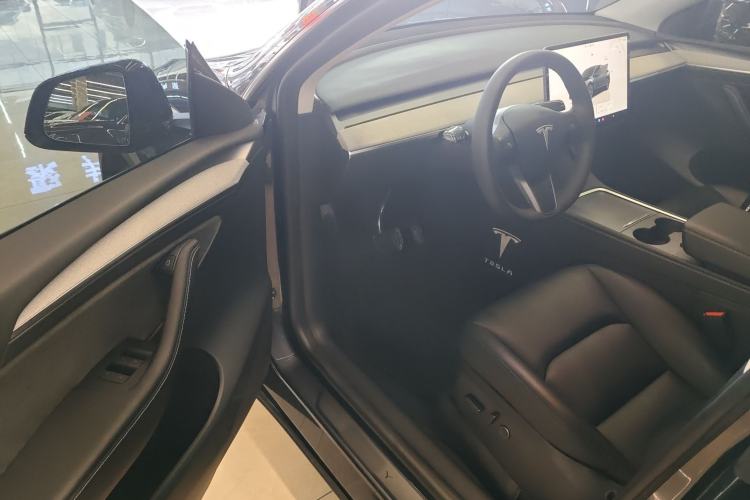 Used Tesla Model Y 2024 Rear-Wheel-Drive Version
