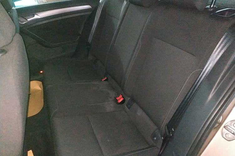 Used Volkswagen Golf 2016 1.6L Automatic Fashion Model
