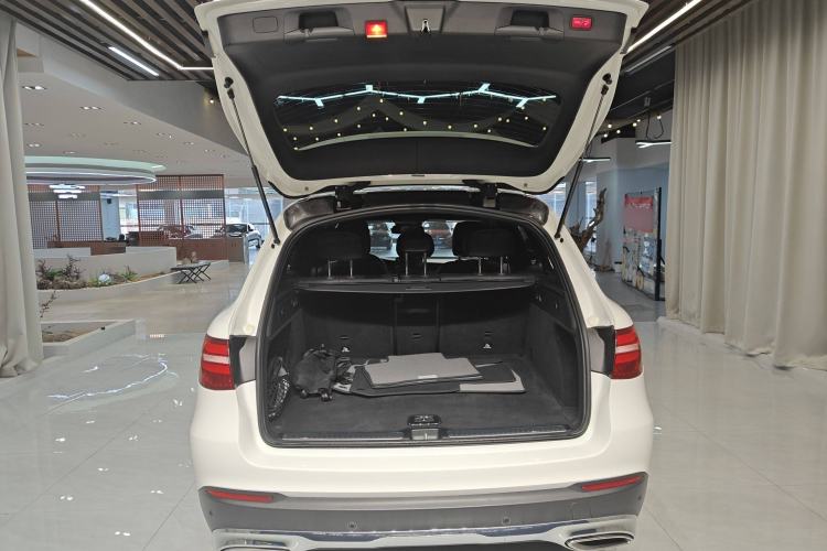 Used Mercedes-Benz GLC 2016 GLC 300 4MATIC Dynamic Model
