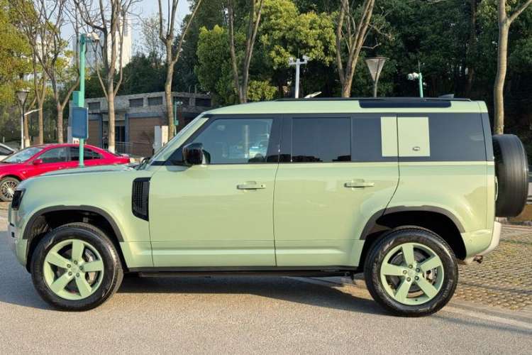 Used Land Rover Defender 2023 110 3.0T P400 75th Anniversary Legend Edition
