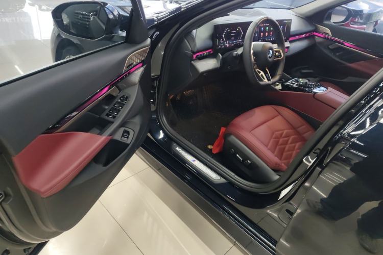 Used BMW 5 Series 2025 530Li Luxury Edition M Sport Package