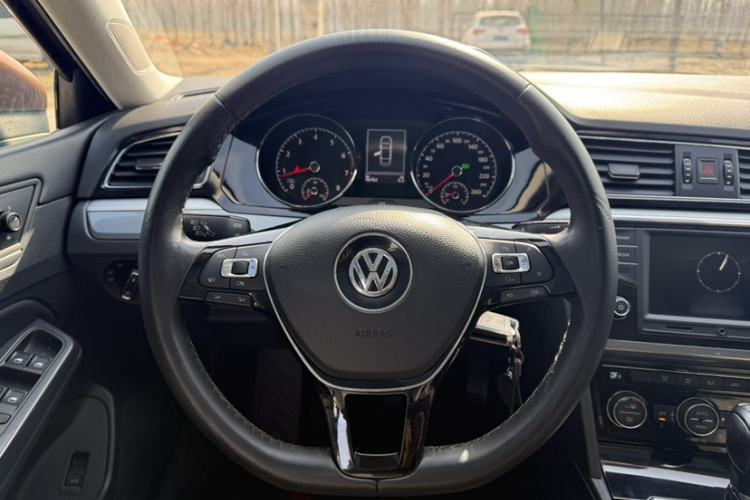 Used Volkswagen Lamando 2017 280TSI DSG Comfort Edition
