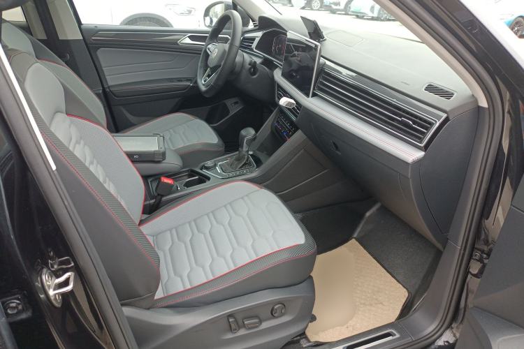 Used Volkswagen Tiguan L 2023 Facelift 380TSI Automatic All-Wheel Drive R-Line Flagship 7-Seater