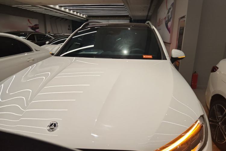 Used Mercedes-Benz GLC 2023 Facelift GLC 260 L 4MATIC Luxury Version 5 Seats
