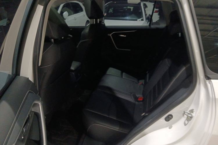 Used Toyota RAV4 2021 2.0L CVT Two-Wheel Drive Fashion PLUS Edition
