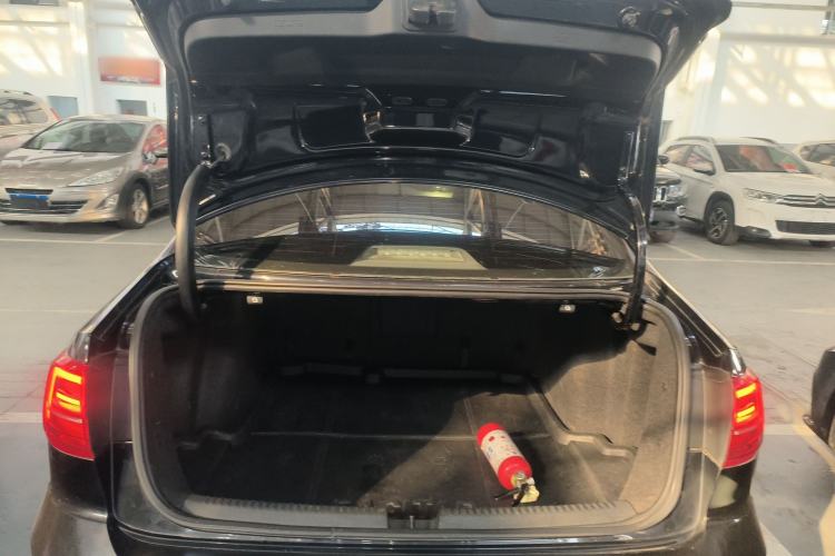 Used Volkswagen Sagitar 2017 230TSI Automatic Comfort Version
