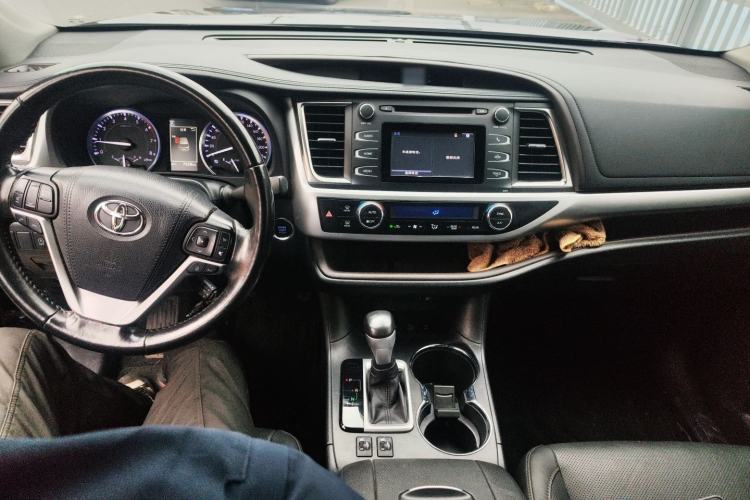 Used Toyota Highlander 2018 2.0T Four-Wheel Drive Luxury Edition 7 Seats China V Emission Standard
