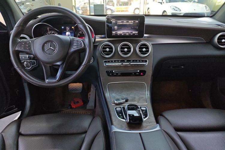 Used Mercedes-Benz GLC 2019 GLC 300 L 4MATIC Dynamic Model