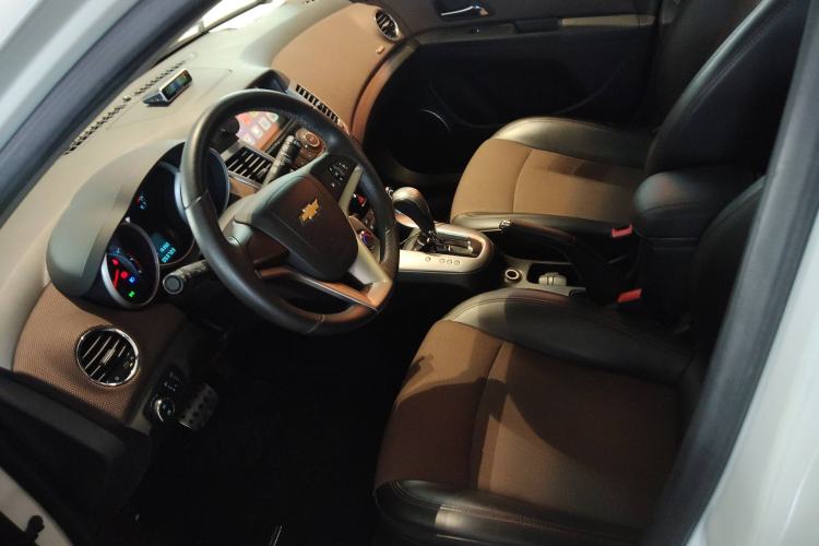 Used Chevrolet Cruze 2013 Hatchback 1.6L Automatic Luxury Model
