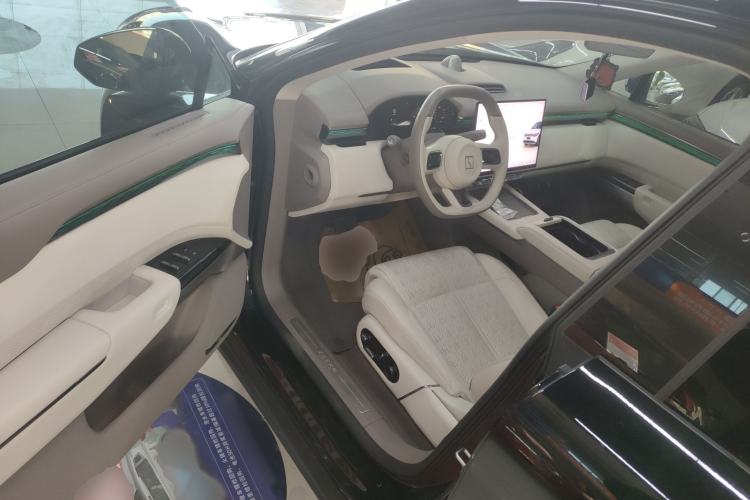 Used Zeekr 7X 2025 100 kWh Long-Range Rear-Wheel Drive with Intelligent Driving Features
