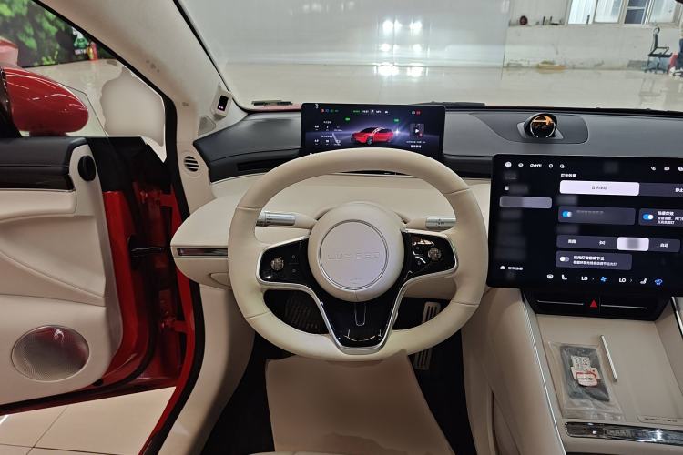 Used Hima Luxeed S7 2025 785 km Ultra
