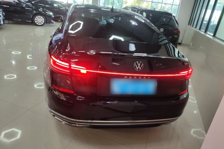 Used Volkswagen Passat 2022 330TSI Luxury Edition Custom Version
