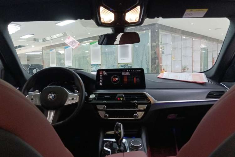 Used BMW 5 Series 2022 Second Facelift 530Li Leading Edition M Sport Package
