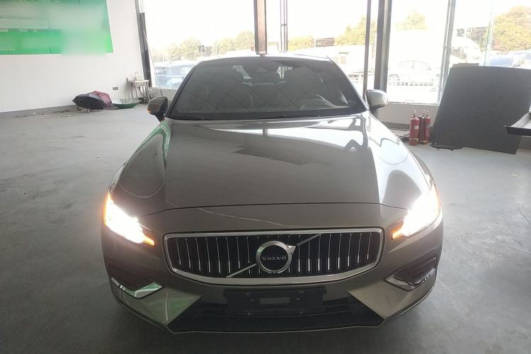 Used Volvo S60 2022 B4 Zhiyi Luxury Edition