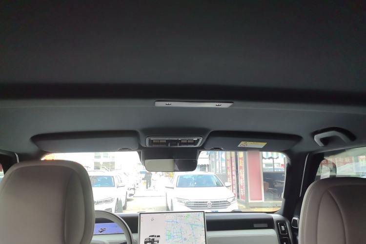 Used  V23 2025 401 Two-Wheel Drive Intelligent Driving Version
