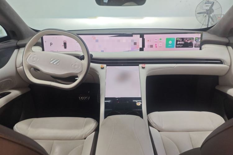 Used  LS7 2023 100kWh Lux Rear-Drive Version