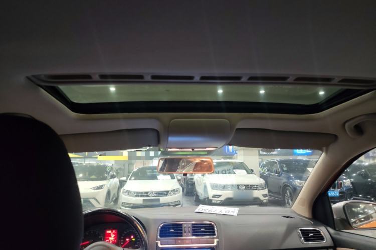 Used Volkswagen Polo 2012 1.6L Cross Polo Automatic Transmission
