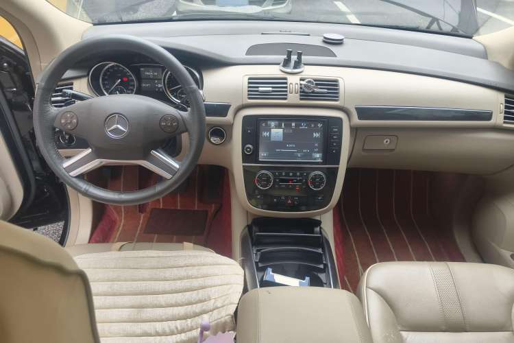 Used Mercedes-Benz R-Class 2017 R 320 4MATIC Business Edition Prestige Model