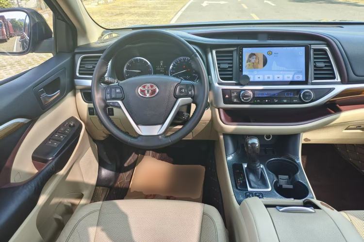 Used Toyota Highlander 2015 2.0T Two-Wheel Drive Luxury Edition 7 Seats