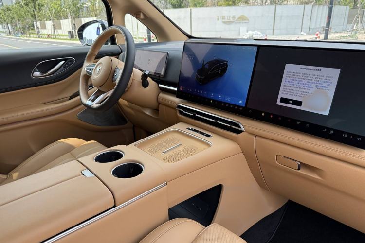 Used VOYAH Dream 2025 PHEV Four-Wheel Drive Prestige Kunpeng Edition
