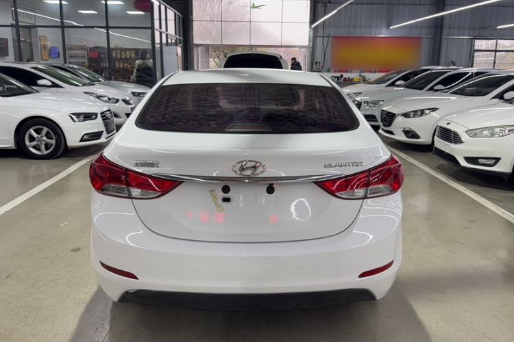 Used Hyundai Elantra 2015 1.6L Automatic Fashion Model