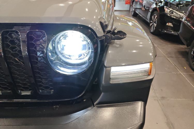 Used  Gladiator 2022 3.6L Pioneer Edition
